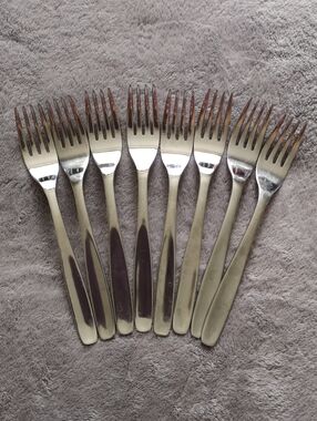 Maxwell Williams 18/0 Stainless Set of Eight Forks New w/out Tags 7.5" in Length